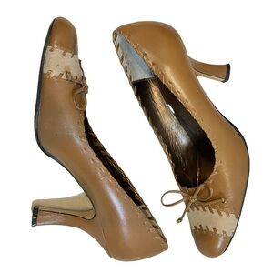 True Meaning | Leather Block heel Pumps Tan & Cream with bow detail | Size 8